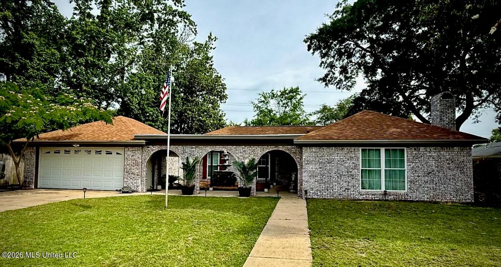 206 Boggs Circle, Long Beach, MS 39560