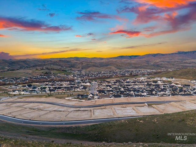 13682 N Farmstead Way, Boise, ID 83714