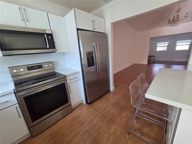 2851 NW 203rd Ln, Miami Gardens, FL 33056