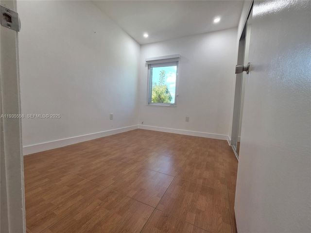 2851 NW 203rd Ln, Miami Gardens, FL 33056