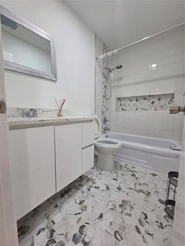 2851 NW 203rd Ln, Miami Gardens, FL 33056