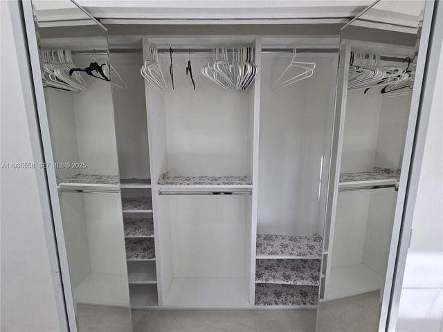 2851 NW 203rd Ln, Miami Gardens, FL 33056