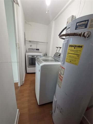 2851 NW 203rd Ln, Miami Gardens, FL 33056