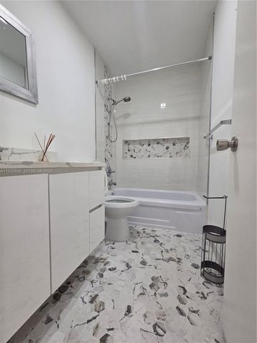 2851 NW 203rd Ln, Miami Gardens, FL 33056