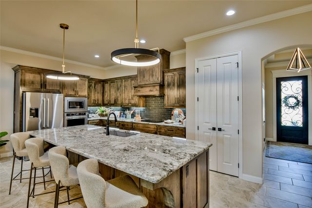 1453 Highland Park Circle, Granbury, TX 76048