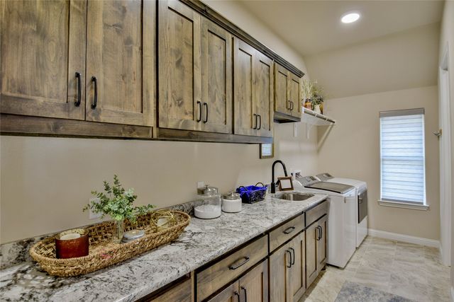 1453 Highland Park Circle, Granbury, TX 76048