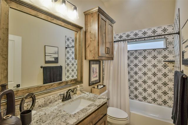 1453 Highland Park Circle, Granbury, TX 76048