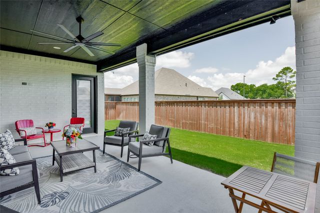 1453 Highland Park Circle, Granbury, TX 76048