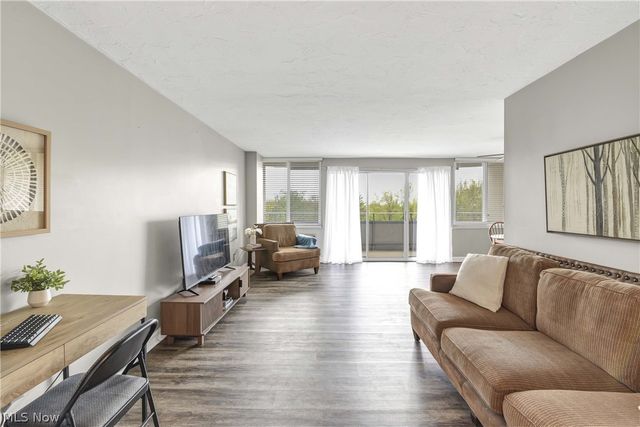 12900 Lake Avenue 812, Lakewood, OH 44107
