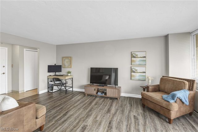 12900 Lake Avenue 812, Lakewood, OH 44107