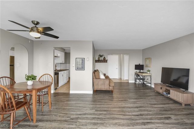 12900 Lake Avenue 812, Lakewood, OH 44107