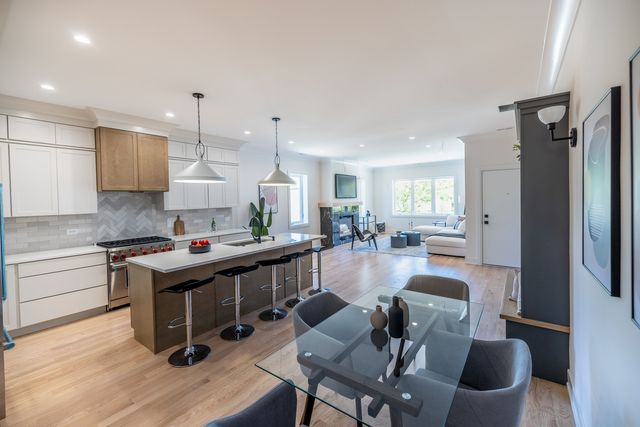 941 N Winchester Avenue 2, Chicago, IL 60622