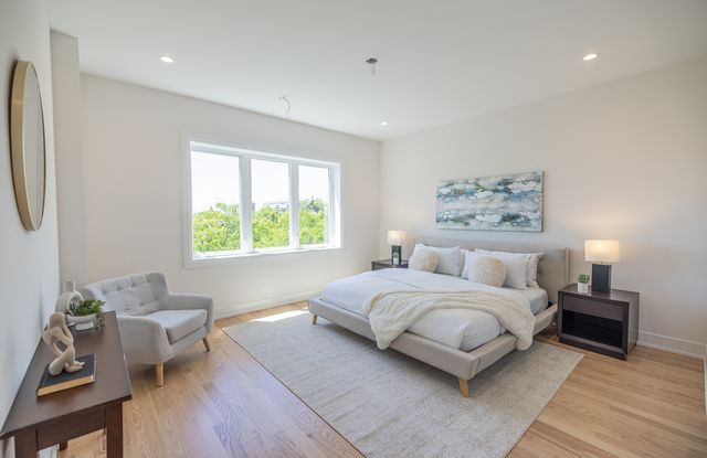 941 N Winchester Avenue 2, Chicago, IL 60622