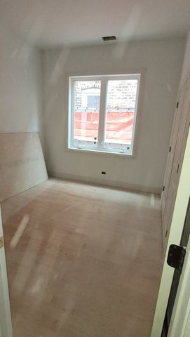 941 N Winchester Avenue 2, Chicago, IL 60622