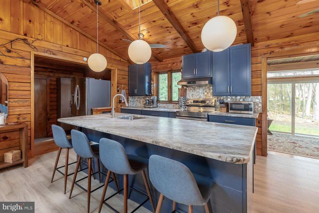 1069 CHEWS LANDING, Laurel Springs, NJ 08021