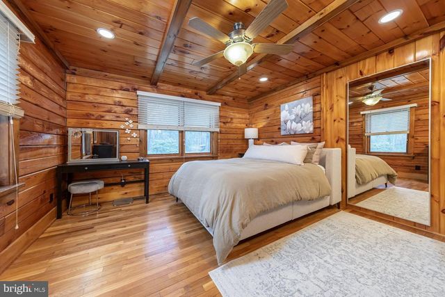 1069 CHEWS LANDING, Laurel Springs, NJ 08021