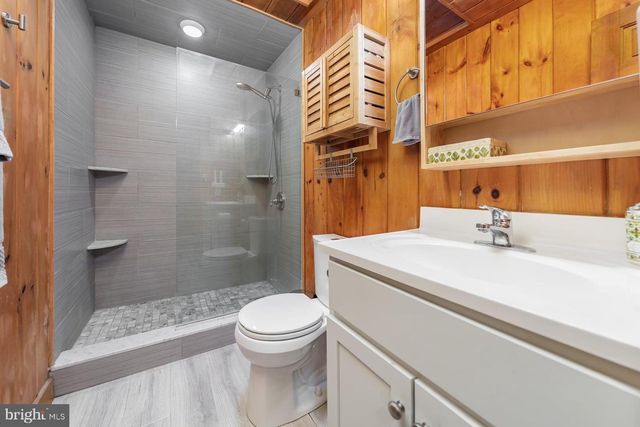 1069 CHEWS LANDING, Laurel Springs, NJ 08021