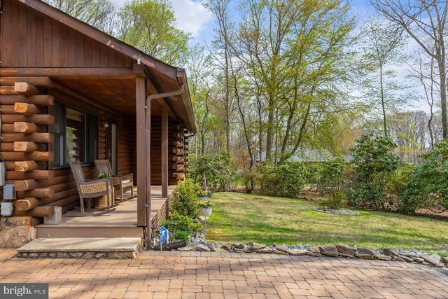 1069 CHEWS LANDING, Laurel Springs, NJ 08021