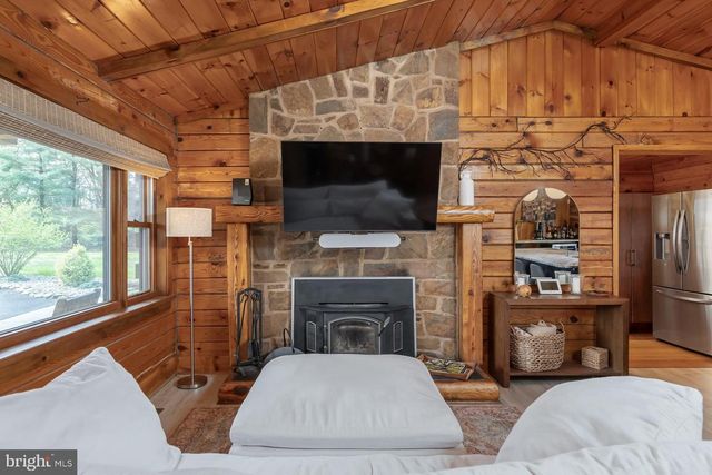 1069 CHEWS LANDING, Laurel Springs, NJ 08021