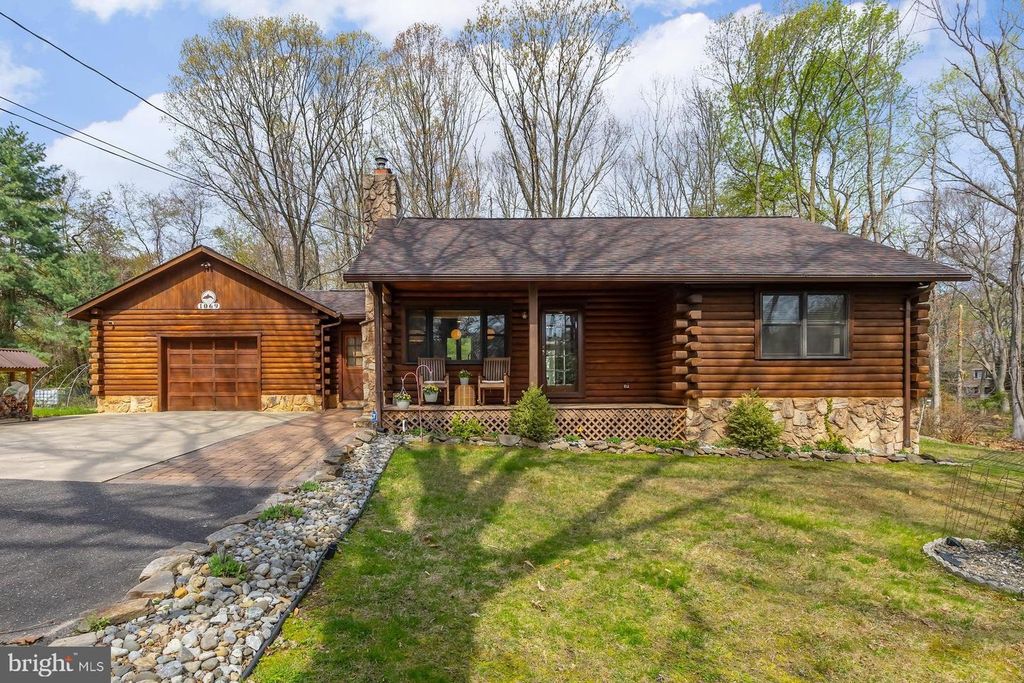 1069 CHEWS LANDING, Laurel Springs, NJ 08021
