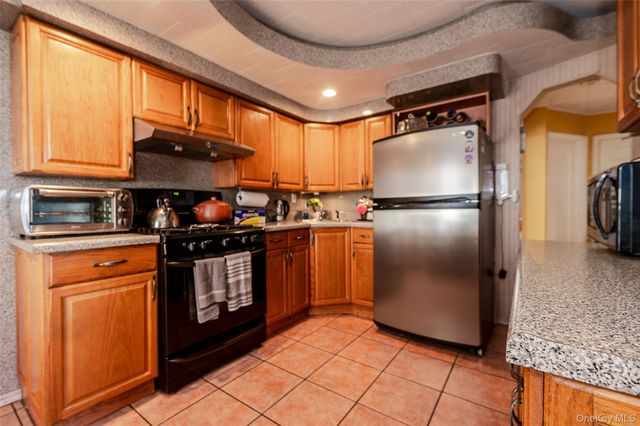 126 Scranton Avenue, Lynbrook, NY 11563