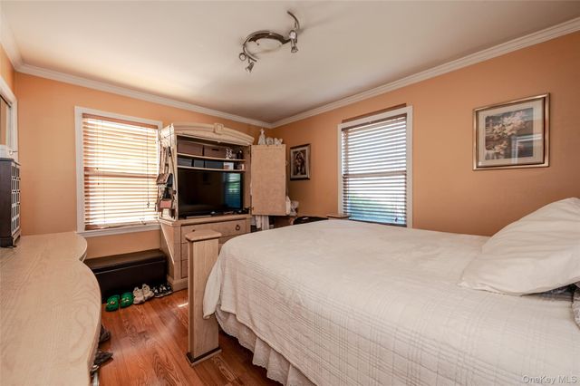 126 Scranton Avenue, Lynbrook, NY 11563