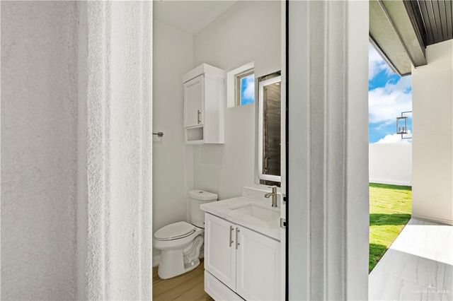 1800 S Queen Street, Edinburg, TX 78539