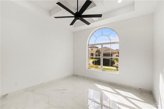 1800 S Queen Street, Edinburg, TX 78539