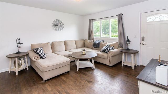 1203 Commonwealth Avenue, Ypsilanti Twp, MI 48198