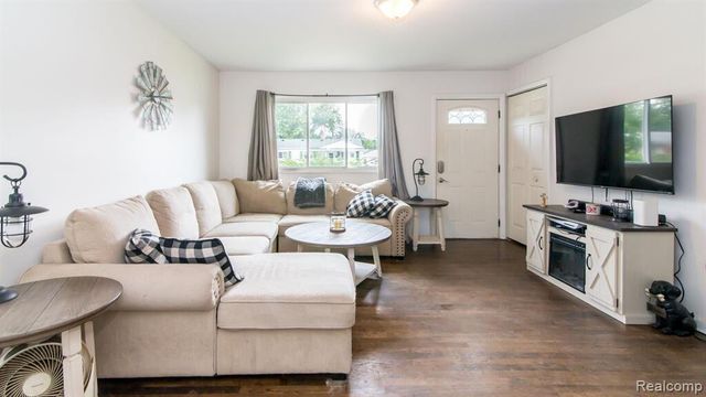 1203 Commonwealth Avenue, Ypsilanti Twp, MI 48198