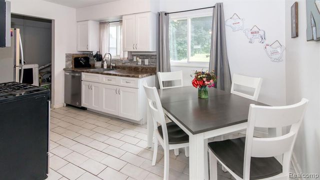 1203 Commonwealth Avenue, Ypsilanti Twp, MI 48198