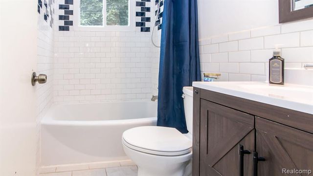 1203 Commonwealth Avenue, Ypsilanti Twp, MI 48198