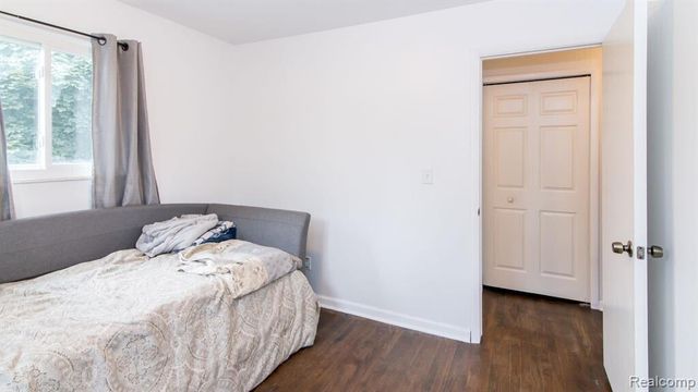 1203 Commonwealth Avenue, Ypsilanti Twp, MI 48198