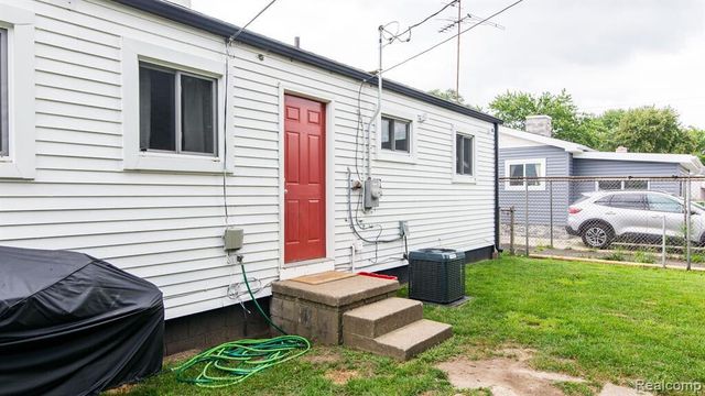 1203 Commonwealth Avenue, Ypsilanti Twp, MI 48198