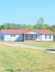 119 Overland Park Dr, Chesnee, SC 29323
