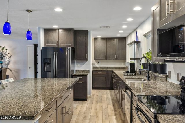 417 E BECK Lane, Phoenix, AZ 85022
