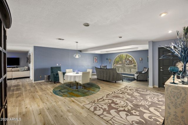 417 E BECK Lane, Phoenix, AZ 85022