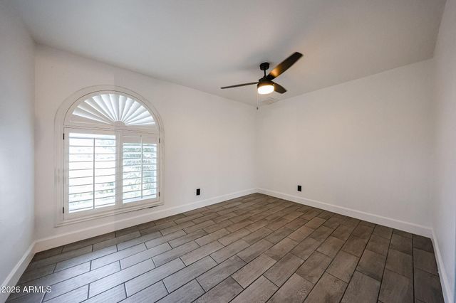 6608 W MERCER Lane, Glendale, AZ 85304