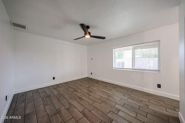 6608 W MERCER Lane, Glendale, AZ 85304