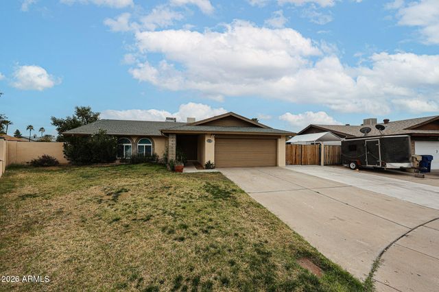 6608 W MERCER Lane, Glendale, AZ 85304