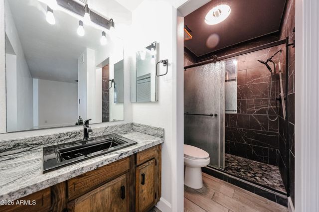 6608 W MERCER Lane, Glendale, AZ 85304