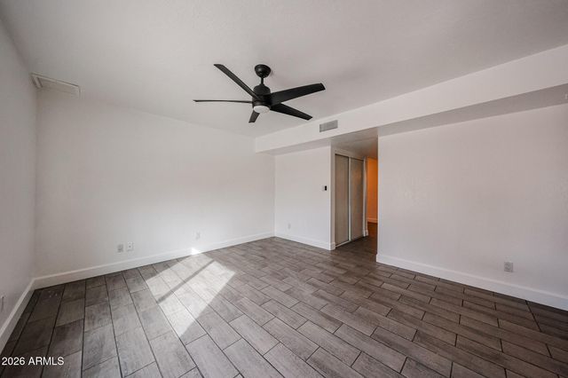 6608 W MERCER Lane, Glendale, AZ 85304