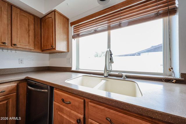 6608 W MERCER Lane, Glendale, AZ 85304