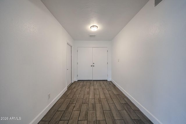 6608 W MERCER Lane, Glendale, AZ 85304