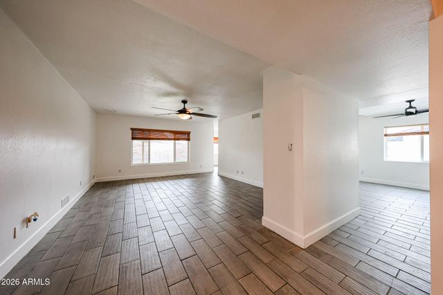 6608 W MERCER Lane, Glendale, AZ 85304