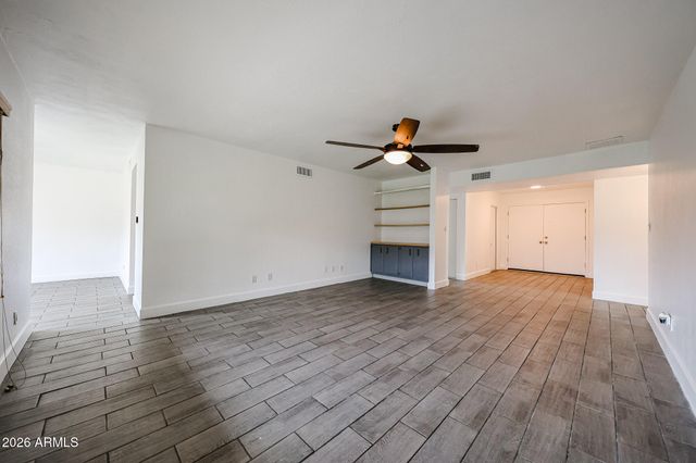 6608 W MERCER Lane, Glendale, AZ 85304