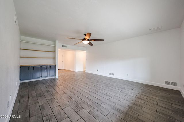 6608 W MERCER Lane, Glendale, AZ 85304