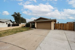 6608 W MERCER Lane, Glendale, AZ 85304