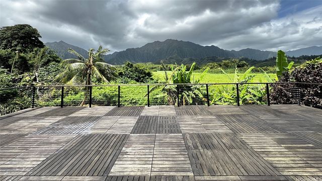 46-258 Kamehameha Highway, Kaneohe, HI 96744