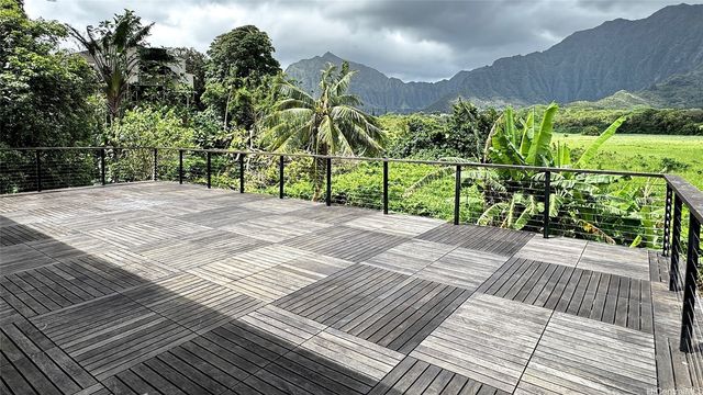 46-258 Kamehameha Highway, Kaneohe, HI 96744